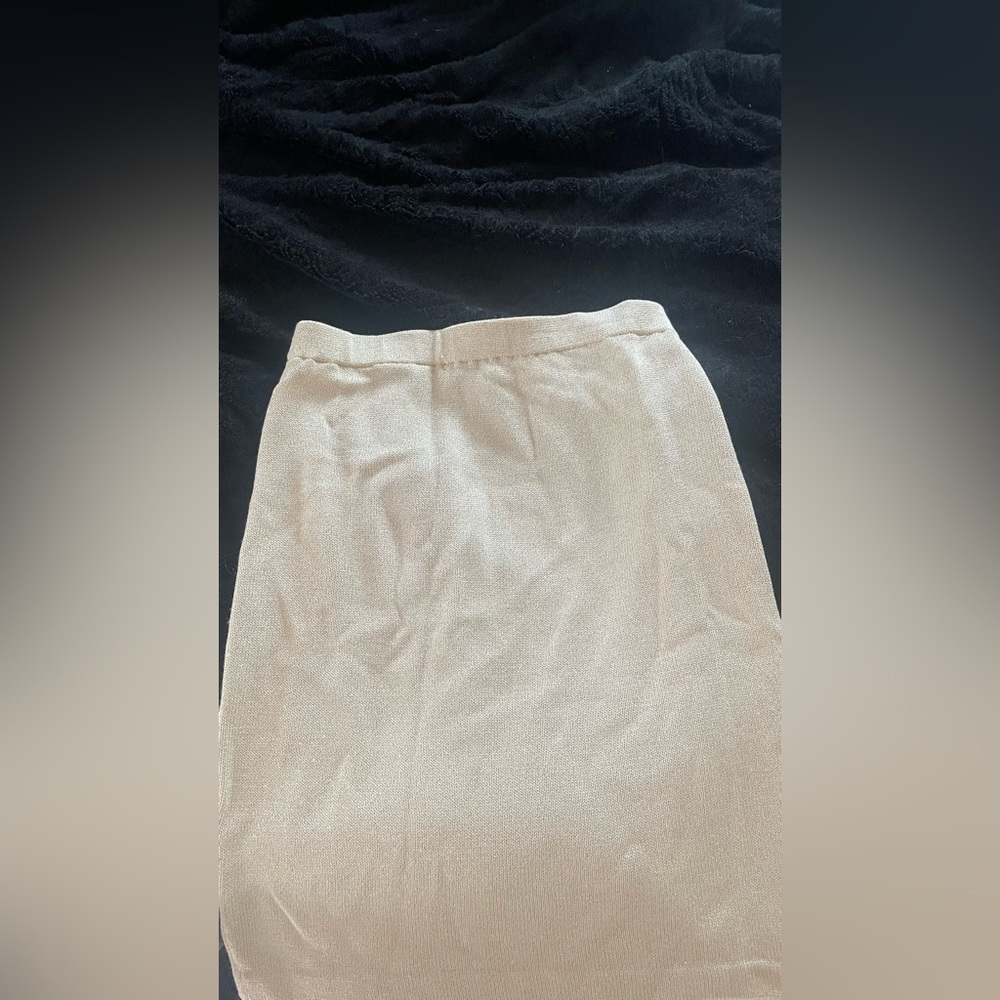 St. John Wool Pencil skirt